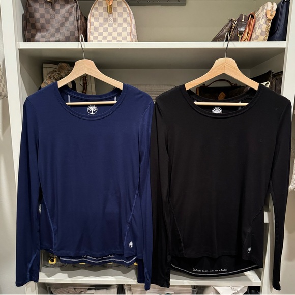 Women’s x-small Healing Hands scrub undershirts. Excellent condition never worn. - Picture 1 of 3